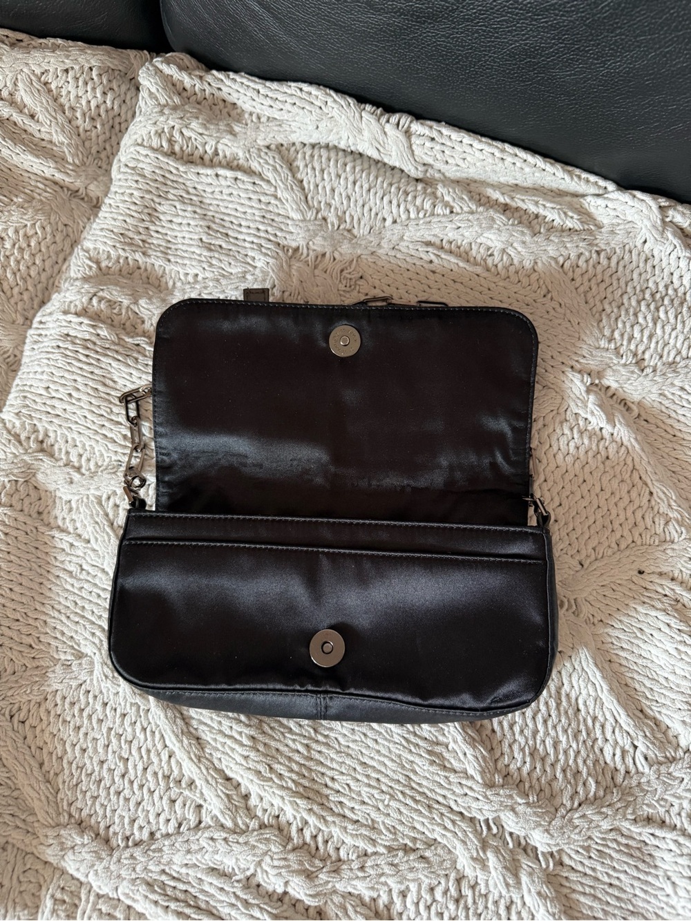 Guess Black Shoulder Bag with Chain Strap - Picture 9 of 9